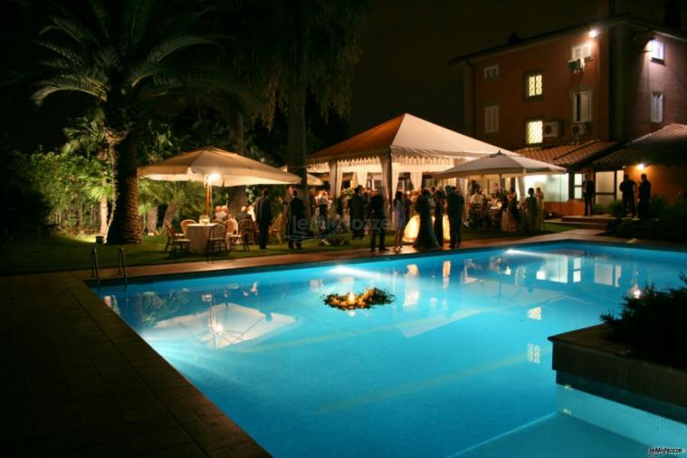 festa di compleanno a bordo piscina